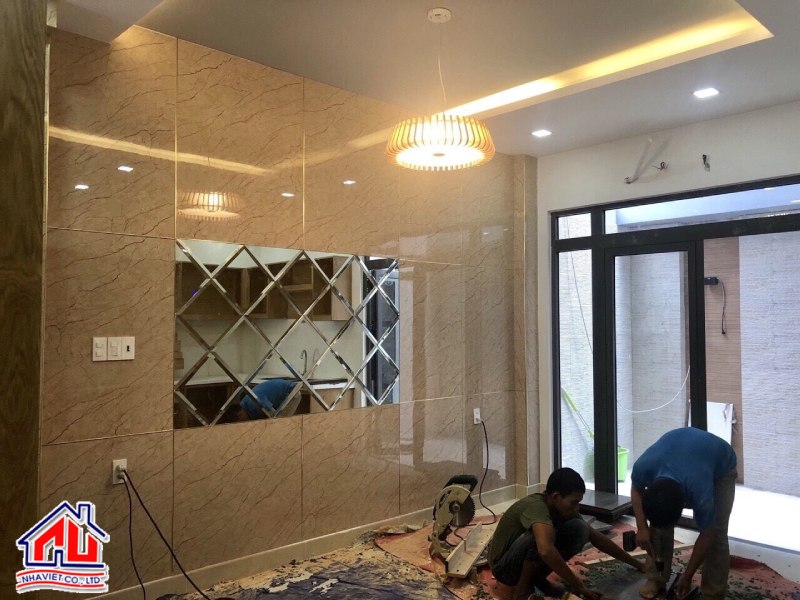 Đơn vị thi công tấm nhựa giả đá chất lượng