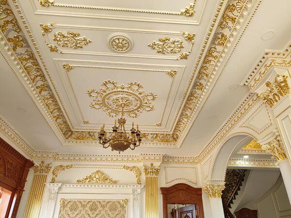 Mẫu trần thạch cao với họa tiết, hoa văn sắc sảo